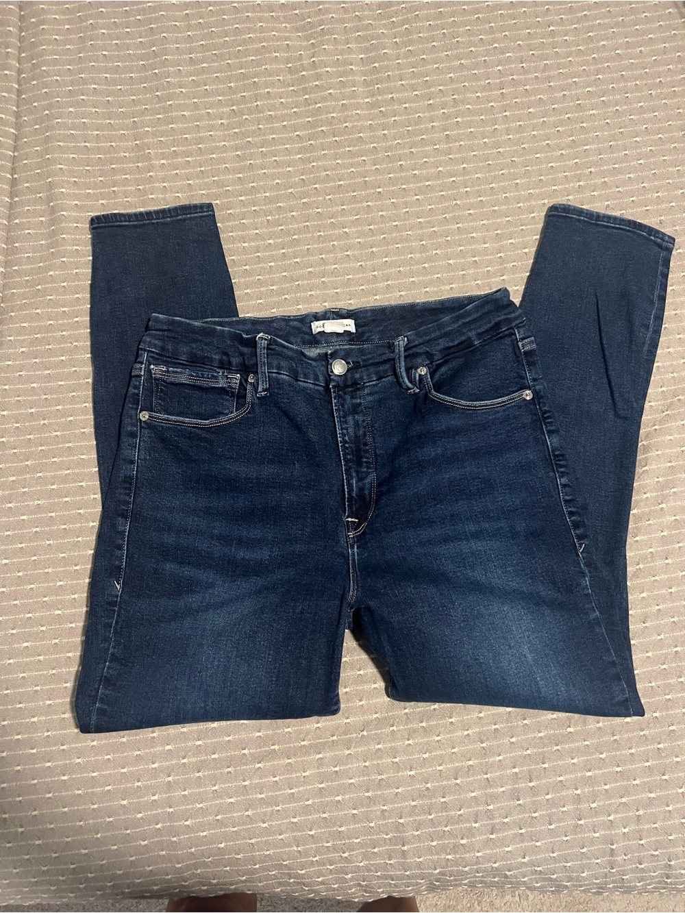 Like New! Women’s Good American Dark Wash Stretch Jeans - 15